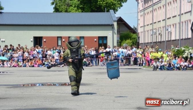Zdjęcie w galerii na portalu naszraciborz.pl: Straż Graniczna od kuchni, czyli Dzień Otwartych Koszar wiadomości z regionu