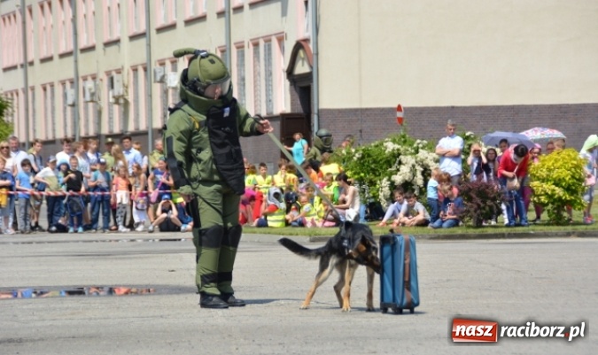 Zdjęcie w galerii na portalu naszraciborz.pl: Straż Graniczna od kuchni, czyli Dzień Otwartych Koszar wiadomości z regionu