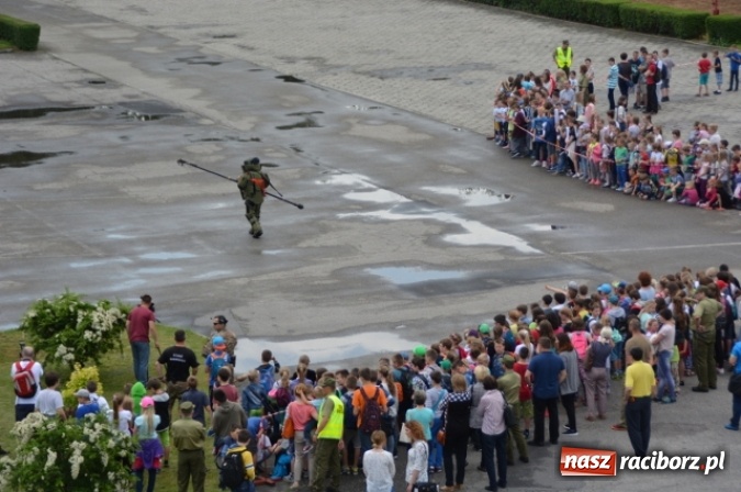 Zdjęcie w galerii na portalu naszraciborz.pl: Straż Graniczna od kuchni, czyli Dzień Otwartych Koszar wiadomości z regionu