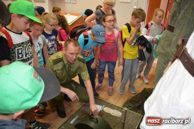 Zdjęcie w galerii na portalu naszraciborz.pl: Straż Graniczna od kuchni, czyli Dzień Otwartych Koszar wiadomości z regionu