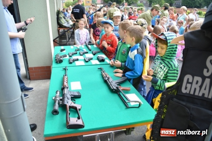 Zdjęcie w galerii na portalu naszraciborz.pl: Straż Graniczna od kuchni, czyli Dzień Otwartych Koszar wiadomości z regionu