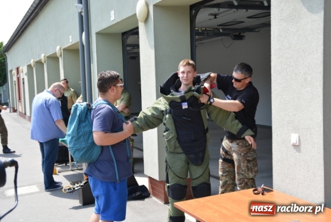 Zdjęcie w galerii na portalu naszraciborz.pl: Straż Graniczna od kuchni, czyli Dzień Otwartych Koszar wiadomości z regionu