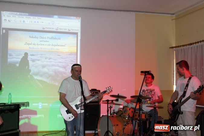 Zdjęcie w galerii na portalu naszraciborz.pl: Profilaktyczny rock and roll w Bieńkowicach  wiadomości z regionu