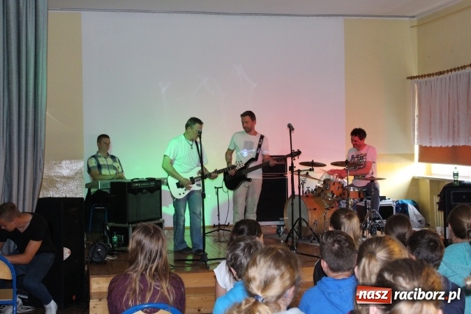 Zdjęcie w galerii na portalu naszraciborz.pl: Profilaktyczny rock and roll w Bieńkowicach  wiadomości z regionu