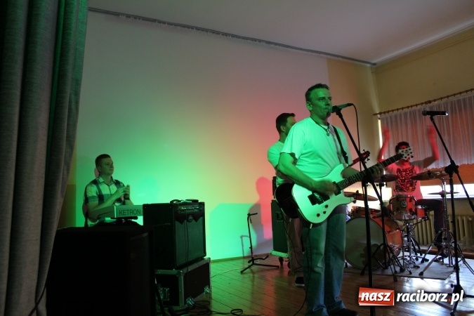 Zdjęcie w galerii na portalu naszraciborz.pl: Profilaktyczny rock and roll w Bieńkowicach  wiadomości z regionu