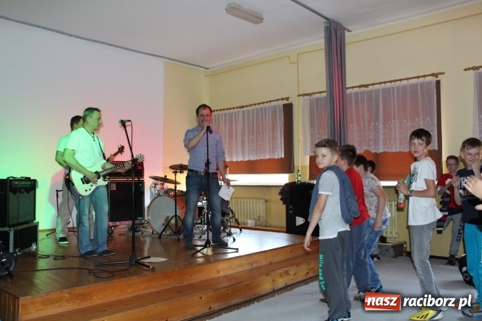 Zdjęcie w galerii na portalu naszraciborz.pl: Profilaktyczny rock and roll w Bieńkowicach  wiadomości z regionu