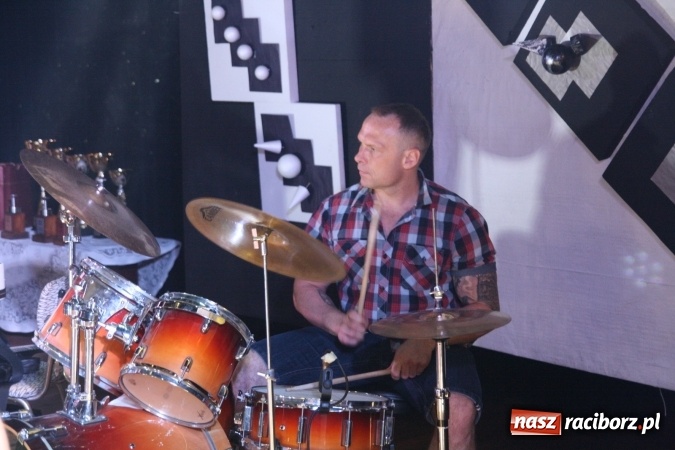 Zdjęcie w galerii na portalu naszraciborz.pl: Pozytywna energia i zalew talentów na jubileuszowym 30. Kowadle w Kuźni Raciborskiej  wiadomości z regionu