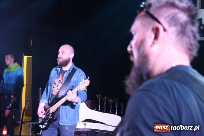 Zdjęcie w galerii na portalu naszraciborz.pl: Pozytywna energia i zalew talentów na jubileuszowym 30. Kowadle w Kuźni Raciborskiej  wiadomości z regionu