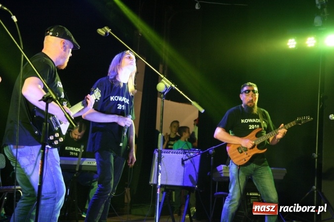 Zdjęcie w galerii na portalu naszraciborz.pl: Pozytywna energia i zalew talentów na jubileuszowym 30. Kowadle w Kuźni Raciborskiej  wiadomości z regionu