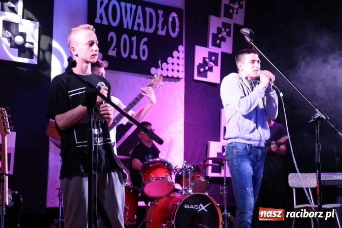 Zdjęcie w galerii na portalu naszraciborz.pl: Pozytywna energia i zalew talentów na jubileuszowym 30. Kowadle w Kuźni Raciborskiej  wiadomości z regionu