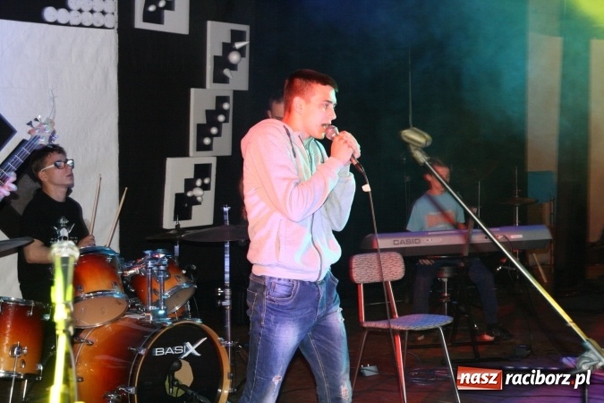 Zdjęcie w galerii na portalu naszraciborz.pl: Pozytywna energia i zalew talentów na jubileuszowym 30. Kowadle w Kuźni Raciborskiej  wiadomości z regionu