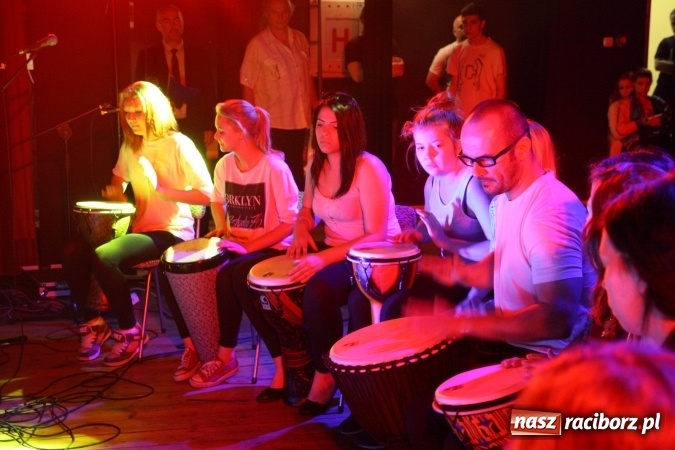 Zdjęcie w galerii na portalu naszraciborz.pl: Pozytywna energia i zalew talentów na jubileuszowym 30. Kowadle w Kuźni Raciborskiej  wiadomości z regionu