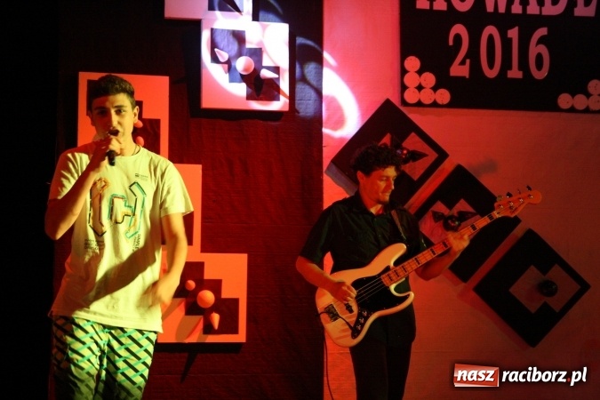 Zdjęcie w galerii na portalu naszraciborz.pl: Pozytywna energia i zalew talentów na jubileuszowym 30. Kowadle w Kuźni Raciborskiej  wiadomości z regionu