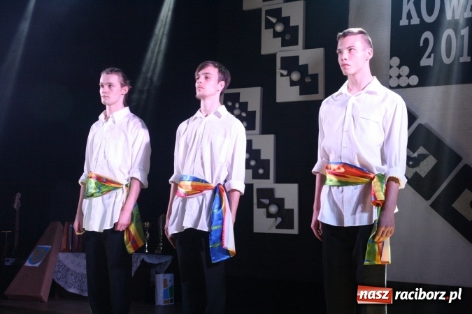 Zdjęcie w galerii na portalu naszraciborz.pl: Pozytywna energia i zalew talentów na jubileuszowym 30. Kowadle w Kuźni Raciborskiej  wiadomości z regionu