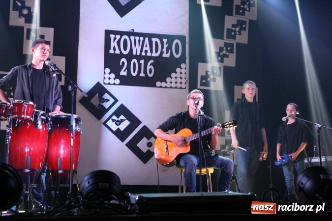 Zdjęcie w galerii na portalu naszraciborz.pl: Pozytywna energia i zalew talentów na jubileuszowym 30. Kowadle w Kuźni Raciborskiej  wiadomości z regionu