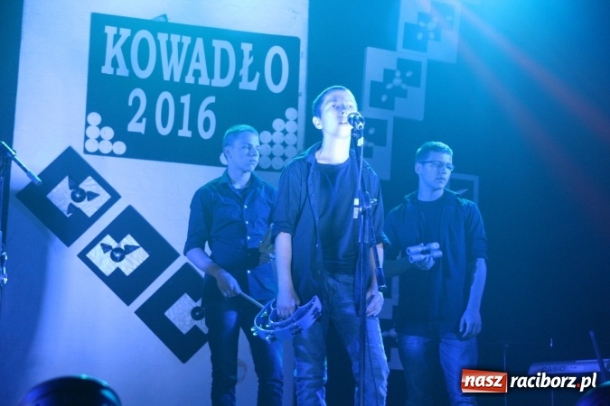 Zdjęcie w galerii na portalu naszraciborz.pl: Pozytywna energia i zalew talentów na jubileuszowym 30. Kowadle w Kuźni Raciborskiej  wiadomości z regionu