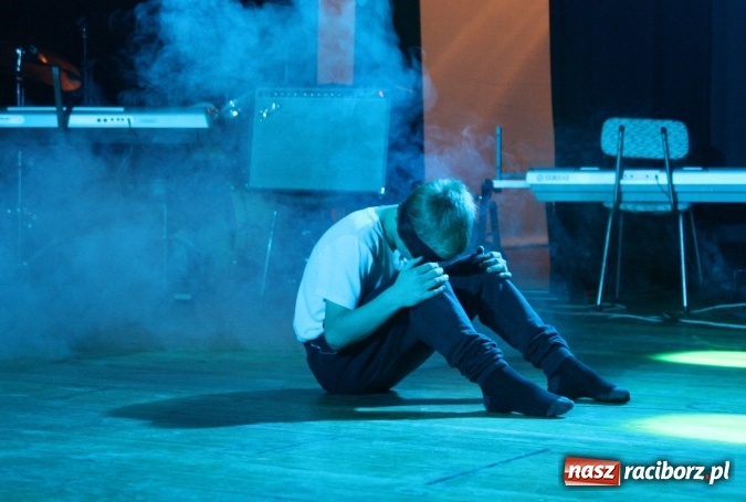 Zdjęcie w galerii na portalu naszraciborz.pl: Pozytywna energia i zalew talentów na jubileuszowym 30. Kowadle w Kuźni Raciborskiej  wiadomości z regionu