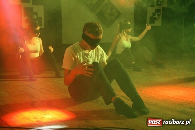 Zdjęcie w galerii na portalu naszraciborz.pl: Pozytywna energia i zalew talentów na jubileuszowym 30. Kowadle w Kuźni Raciborskiej  wiadomości z regionu