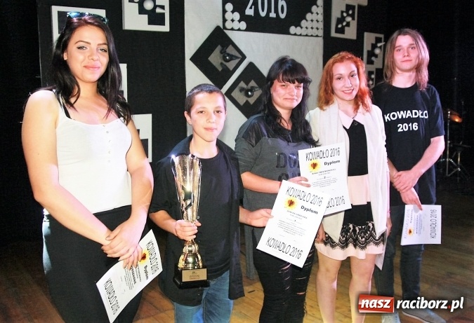 Zdjęcie w galerii na portalu naszraciborz.pl: Pozytywna energia i zalew talentów na jubileuszowym 30. Kowadle w Kuźni Raciborskiej  wiadomości z regionu