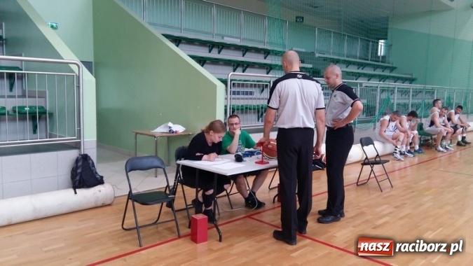 Zdjęcie w galerii na portalu naszraciborz.pl: Koszykówka. Niespodziewana porażka Dywyty  wiadomości z regionu