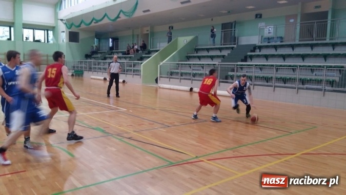 Zdjęcie w galerii na portalu naszraciborz.pl: Koszykówka. Niespodziewana porażka Dywyty  wiadomości z regionu