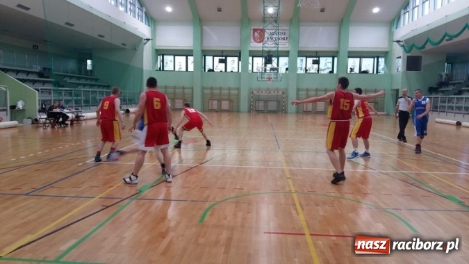 Zdjęcie w galerii na portalu naszraciborz.pl: Koszykówka. Niespodziewana porażka Dywyty  wiadomości z regionu