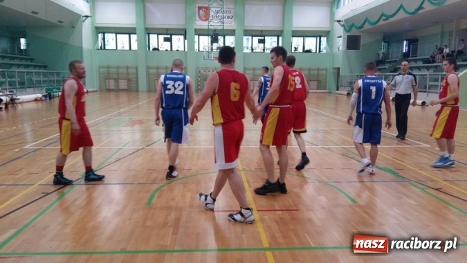 Zdjęcie w galerii na portalu naszraciborz.pl: Koszykówka. Niespodziewana porażka Dywyty  wiadomości z regionu