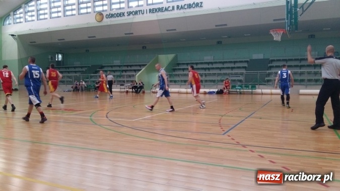 Zdjęcie w galerii na portalu naszraciborz.pl: Koszykówka. Niespodziewana porażka Dywyty  wiadomości z regionu