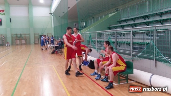 Zdjęcie w galerii na portalu naszraciborz.pl: Koszykówka. Niespodziewana porażka Dywyty  wiadomości z regionu