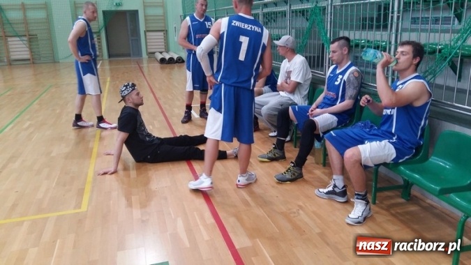 Zdjęcie w galerii na portalu naszraciborz.pl: Koszykówka. Niespodziewana porażka Dywyty  wiadomości z regionu