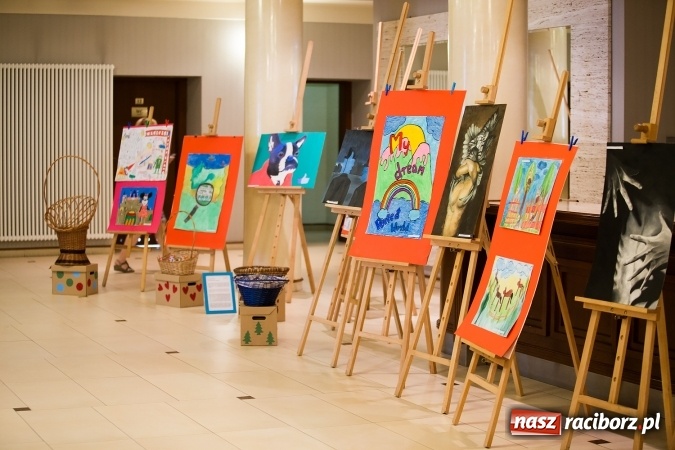 Zdjęcie w galerii na portalu naszraciborz.pl: Koncert laureat&oacute;w IX Powiatowego Festiwalu Tw&oacute;rczości Artystycznej wiadomości z regionu