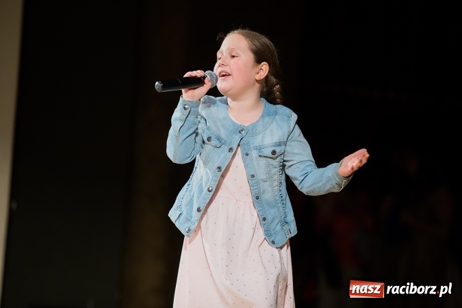 Zdjęcie w galerii na portalu naszraciborz.pl: Koncert laureat&oacute;w IX Powiatowego Festiwalu Tw&oacute;rczości Artystycznej wiadomości z regionu