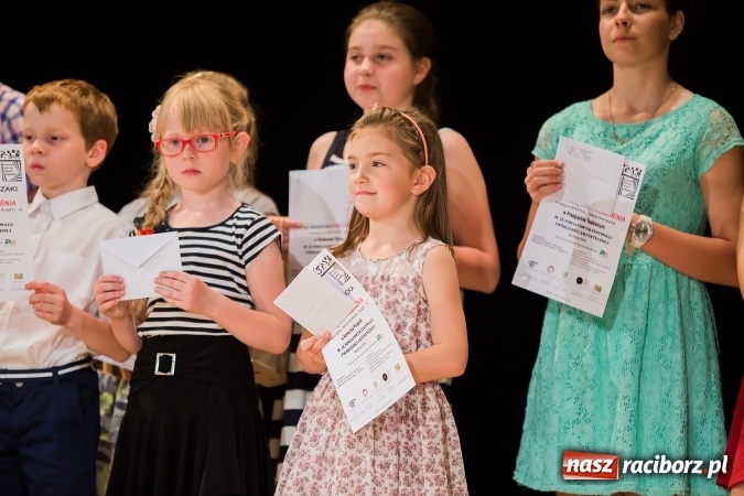 Zdjęcie w galerii na portalu naszraciborz.pl: Koncert laureat&oacute;w IX Powiatowego Festiwalu Tw&oacute;rczości Artystycznej wiadomości z regionu