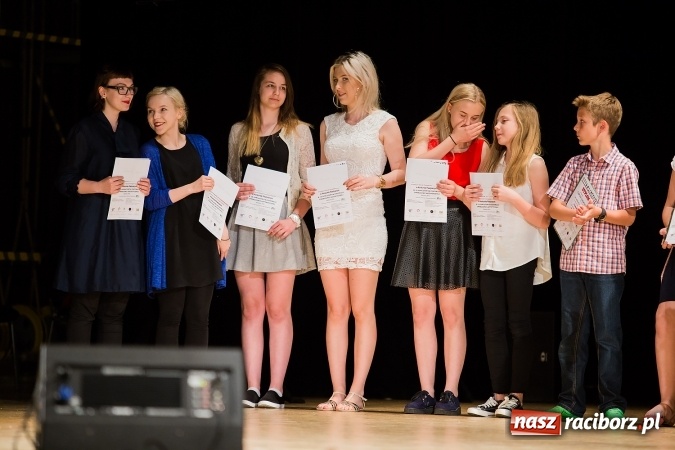 Zdjęcie w galerii na portalu naszraciborz.pl: Koncert laureat&oacute;w IX Powiatowego Festiwalu Tw&oacute;rczości Artystycznej wiadomości z regionu