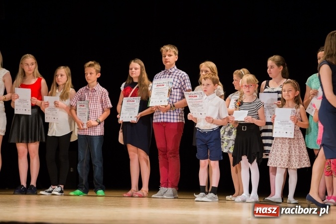 Zdjęcie w galerii na portalu naszraciborz.pl: Koncert laureat&oacute;w IX Powiatowego Festiwalu Tw&oacute;rczości Artystycznej wiadomości z regionu