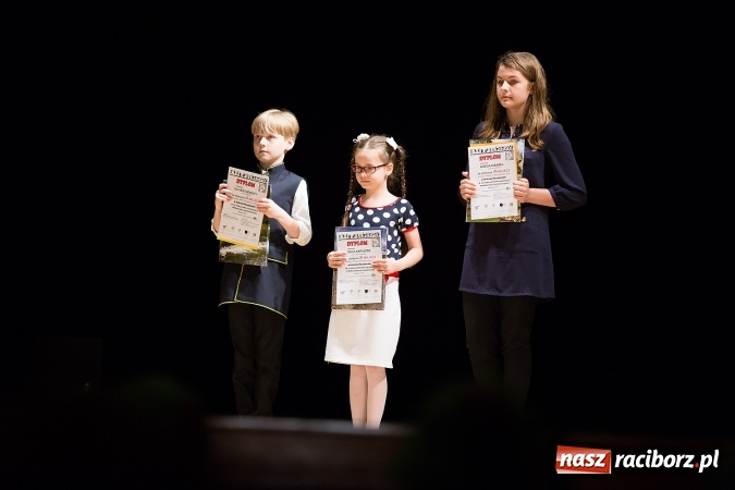 Zdjęcie w galerii na portalu naszraciborz.pl: Koncert laureat&oacute;w IX Powiatowego Festiwalu Tw&oacute;rczości Artystycznej wiadomości z regionu