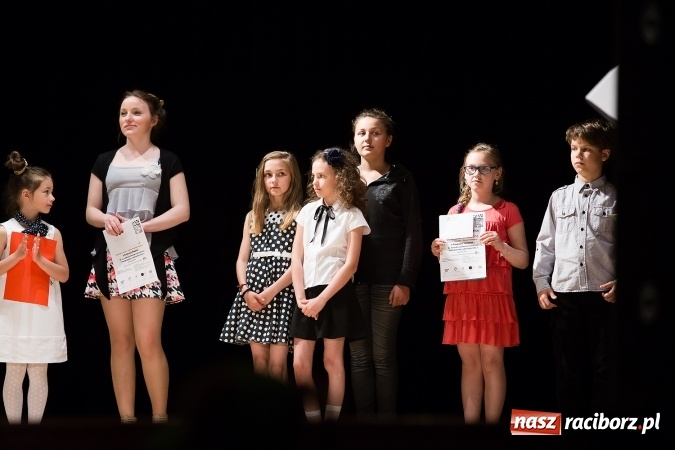 Zdjęcie w galerii na portalu naszraciborz.pl: Koncert laureat&oacute;w IX Powiatowego Festiwalu Tw&oacute;rczości Artystycznej wiadomości z regionu