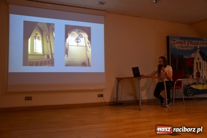 Zdjęcie w galerii na portalu naszraciborz.pl: DYPLOM 2016 - prezentacja prac dyplomowych Liceum Plastycznego na zamku wiadomości z regionu