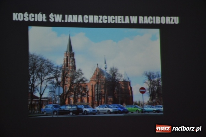 Zdjęcie w galerii na portalu naszraciborz.pl: DYPLOM 2016 - prezentacja prac dyplomowych Liceum Plastycznego na zamku wiadomości z regionu