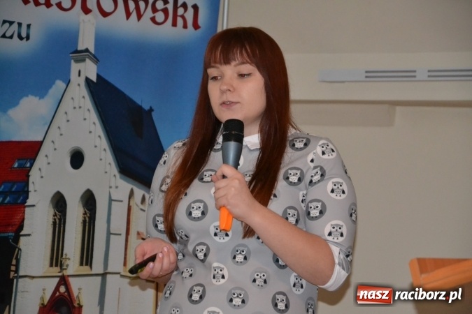 Zdjęcie w galerii na portalu naszraciborz.pl: DYPLOM 2016 - prezentacja prac dyplomowych Liceum Plastycznego na zamku wiadomości z regionu