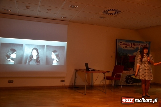 Zdjęcie w galerii na portalu naszraciborz.pl: DYPLOM 2016 - prezentacja prac dyplomowych Liceum Plastycznego na zamku wiadomości z regionu
