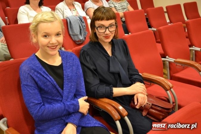 Zdjęcie w galerii na portalu naszraciborz.pl: DYPLOM 2016 - prezentacja prac dyplomowych Liceum Plastycznego na zamku wiadomości z regionu