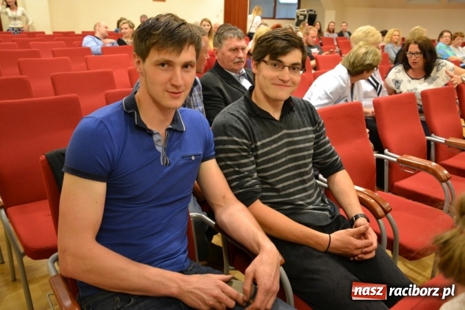 Zdjęcie w galerii na portalu naszraciborz.pl: DYPLOM 2016 - prezentacja prac dyplomowych Liceum Plastycznego na zamku wiadomości z regionu