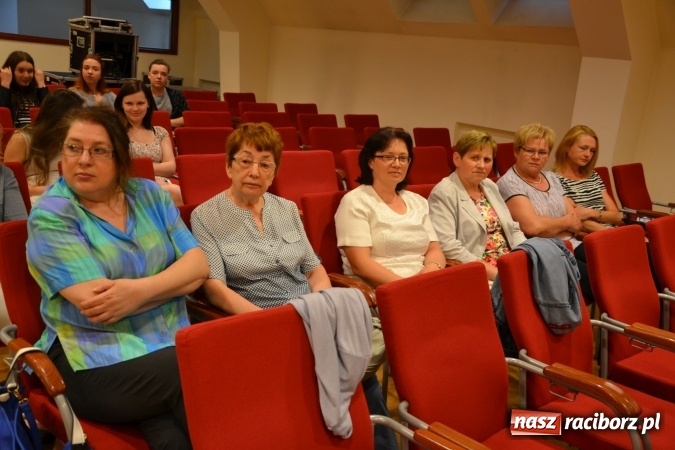 Zdjęcie w galerii na portalu naszraciborz.pl: DYPLOM 2016 - prezentacja prac dyplomowych Liceum Plastycznego na zamku wiadomości z regionu