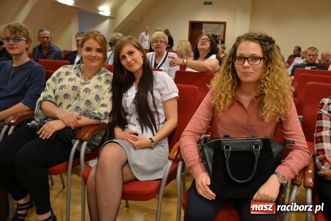 Zdjęcie w galerii na portalu naszraciborz.pl: DYPLOM 2016 - prezentacja prac dyplomowych Liceum Plastycznego na zamku wiadomości z regionu