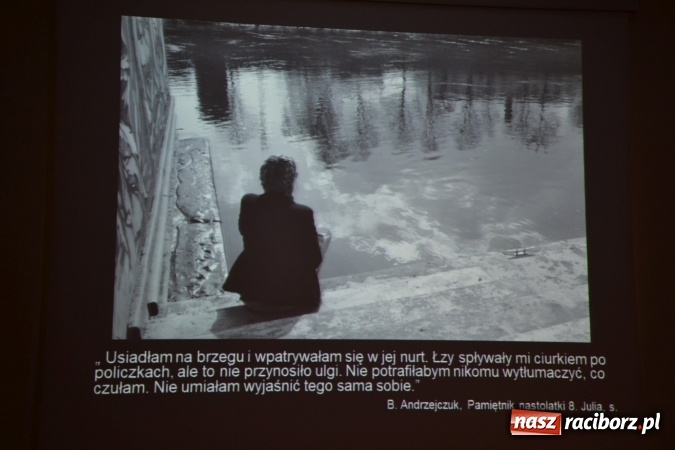 Zdjęcie w galerii na portalu naszraciborz.pl: DYPLOM 2016 - prezentacja prac dyplomowych Liceum Plastycznego na zamku wiadomości z regionu