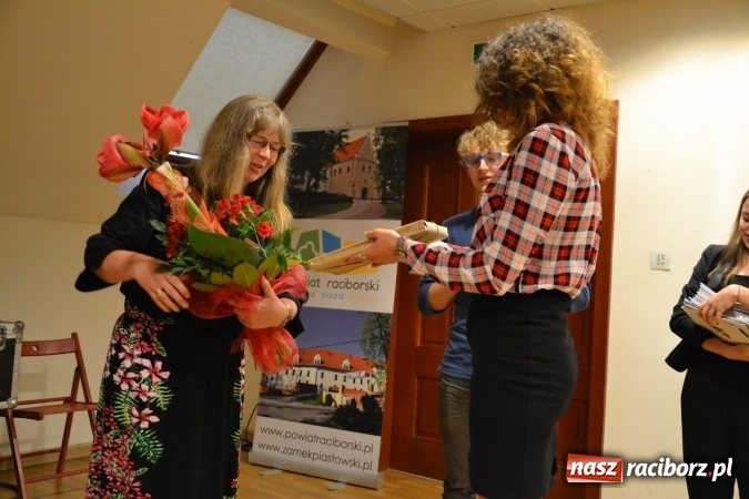 Zdjęcie w galerii na portalu naszraciborz.pl: DYPLOM 2016 - prezentacja prac dyplomowych Liceum Plastycznego na zamku wiadomości z regionu