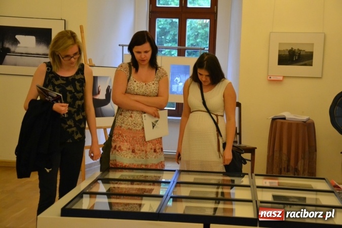 Zdjęcie w galerii na portalu naszraciborz.pl: DYPLOM 2016 - prezentacja prac dyplomowych Liceum Plastycznego na zamku wiadomości z regionu