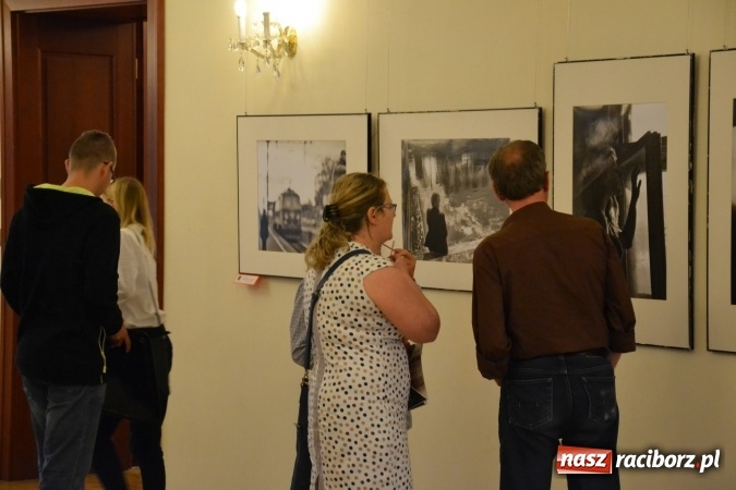 Zdjęcie w galerii na portalu naszraciborz.pl: DYPLOM 2016 - prezentacja prac dyplomowych Liceum Plastycznego na zamku wiadomości z regionu