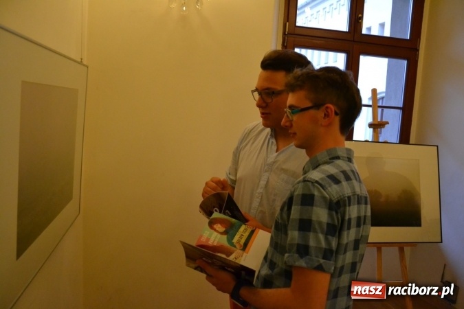 Zdjęcie w galerii na portalu naszraciborz.pl: DYPLOM 2016 - prezentacja prac dyplomowych Liceum Plastycznego na zamku wiadomości z regionu